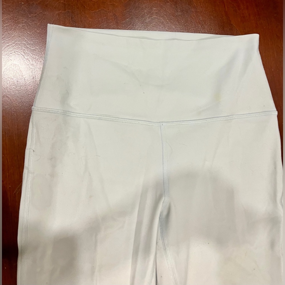 Good condition Lululemon align high rise 28” size 4 delicate mint